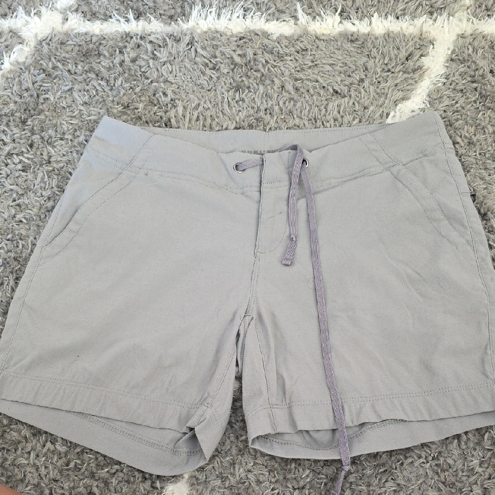 Columbia Women's Light Gray Cargo Shorts